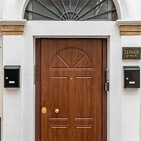 Zephir Apartment *